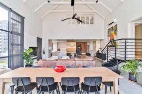 Stylish & New 4 Bedroom Point Waterfront Penthouse